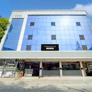 Hotel Super Townhouse Center Ernakulam